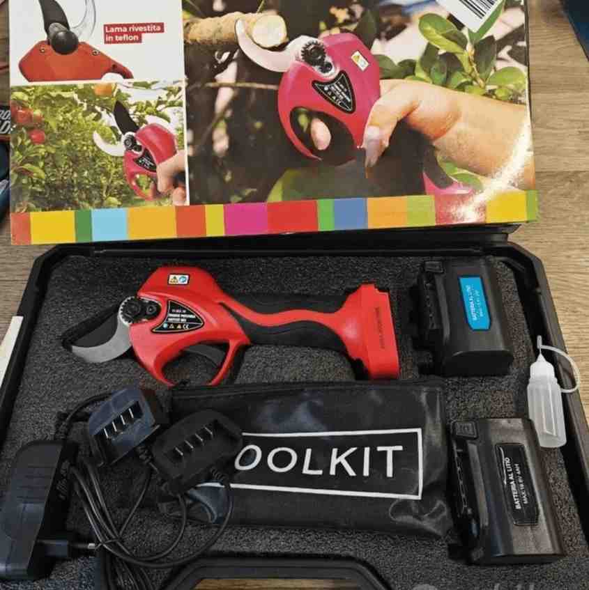 Ergonomiczny uchwyt nożyc